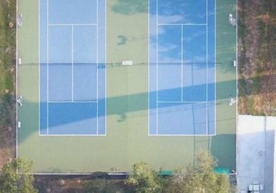 Tennis court near 7-Eleven